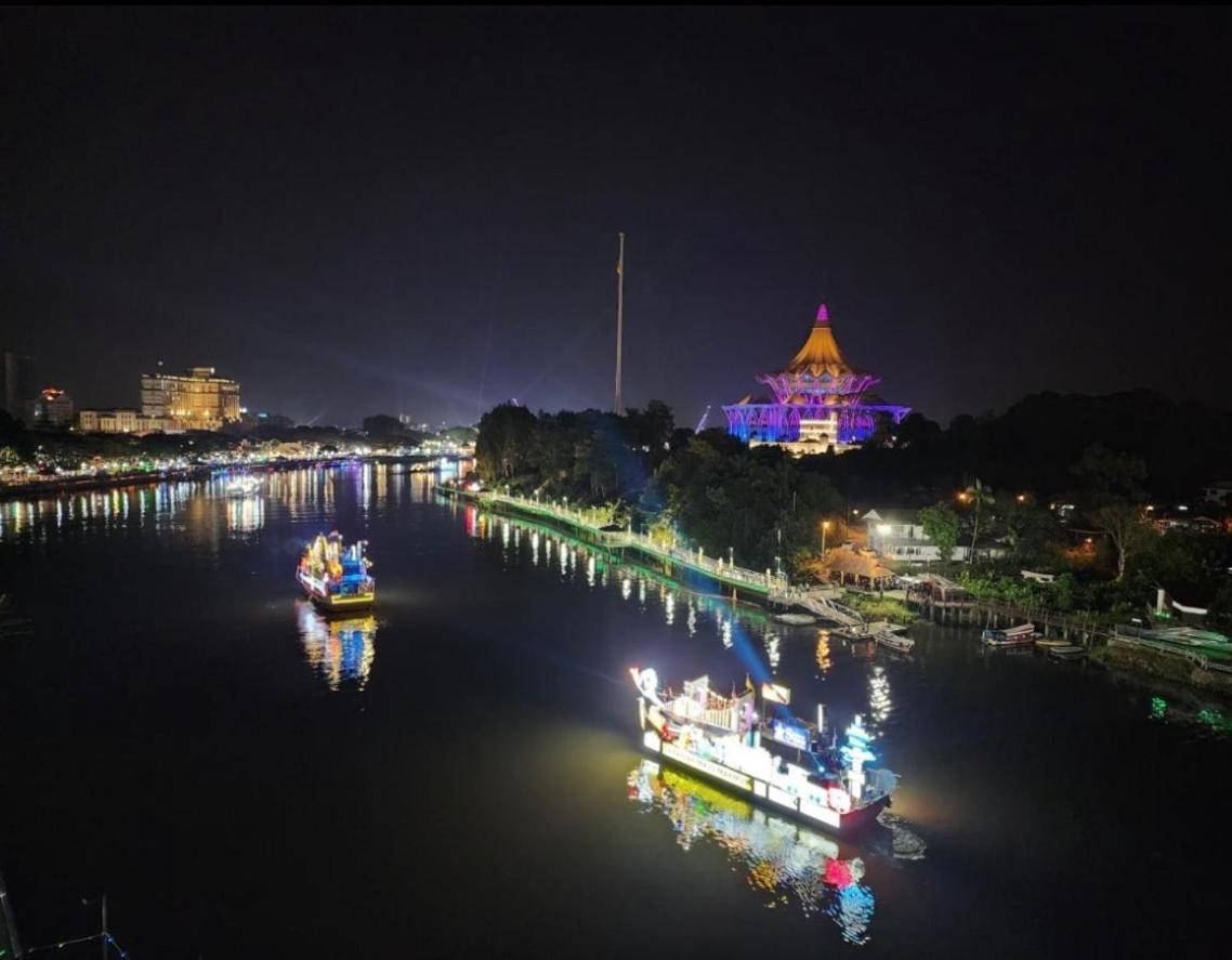 Riverview @waterfront Kch Apartment *